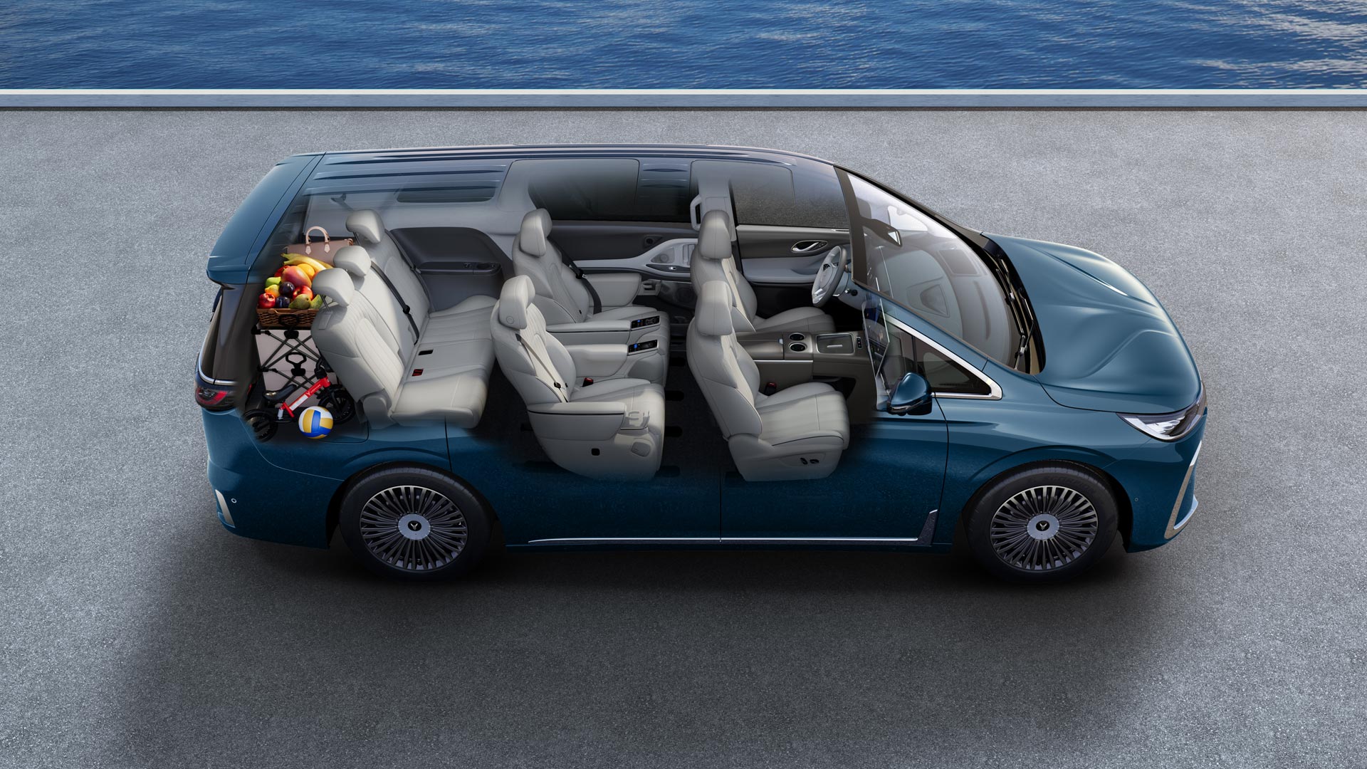 7 miejsc siedzących i 41 miejsc do przechowywania